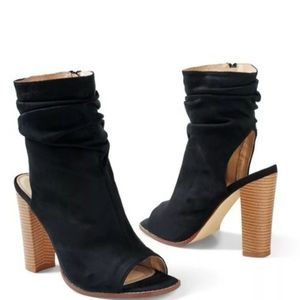 Open heel bootie's